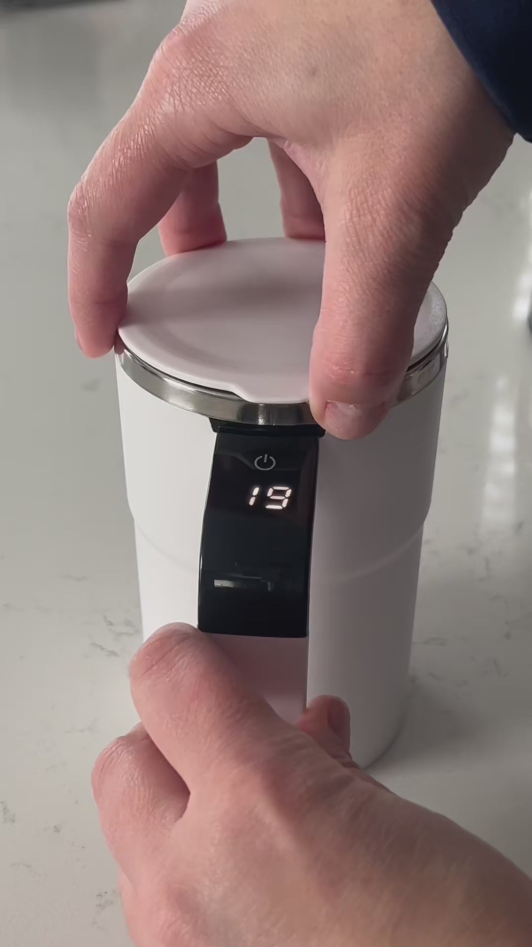 Milkshake Rotating Magnetic Water Cup